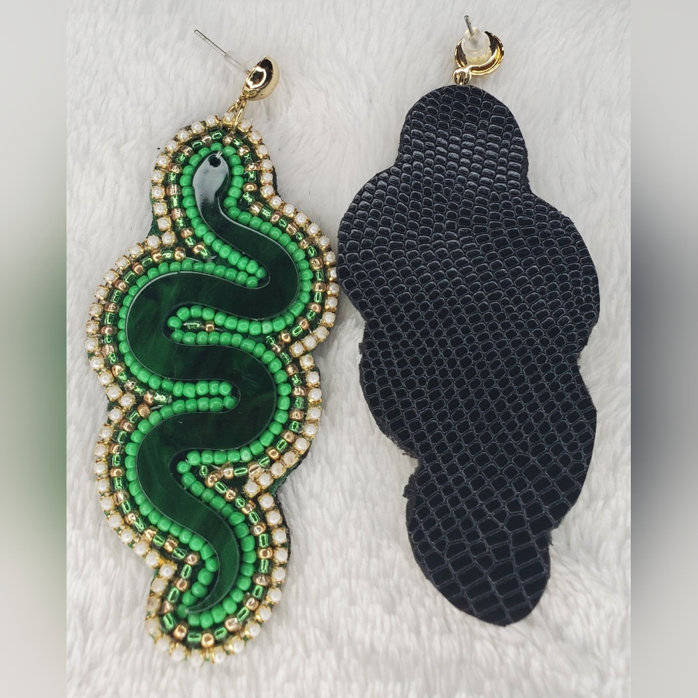 Hand beaded snake earrings - Picture 2 of 3